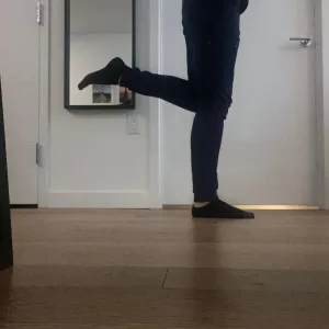 butt kicks dynamic balance exercise